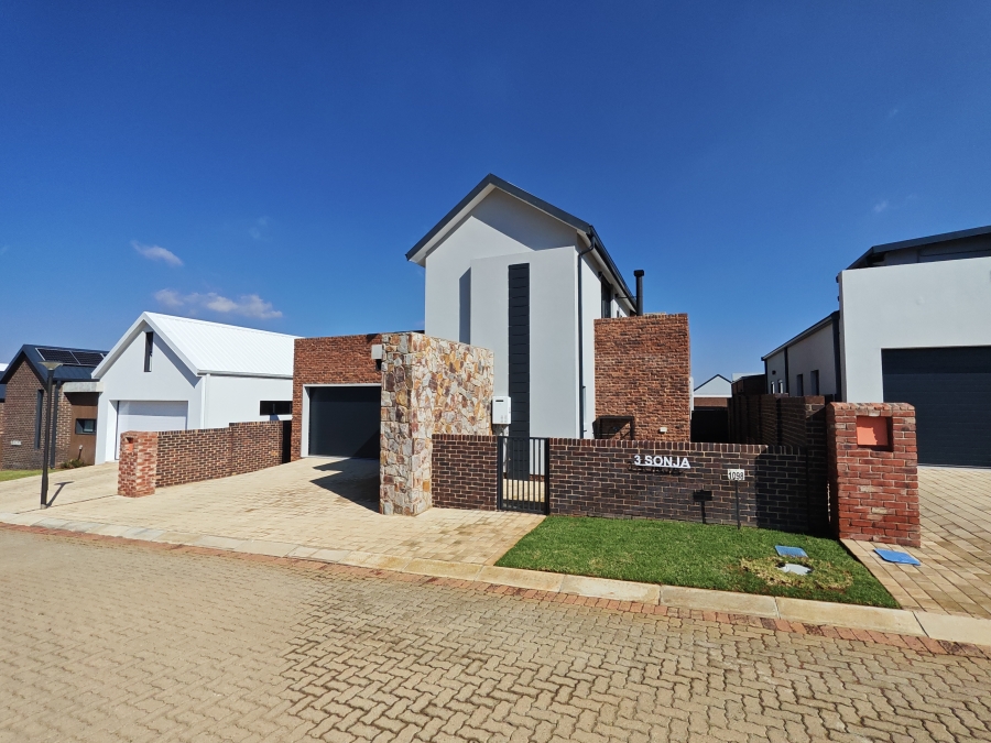 3 Bedroom Property for Sale in Helderzicht Eco Estate North West